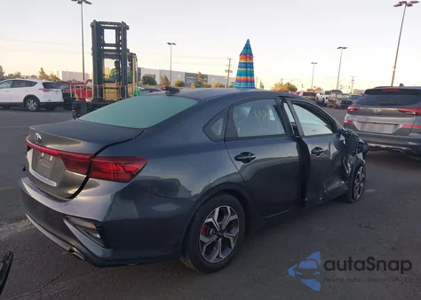 2019 Kia Forte Lxs z USA, uszkodzony, nr VIN 3KPF24AD3KE083446